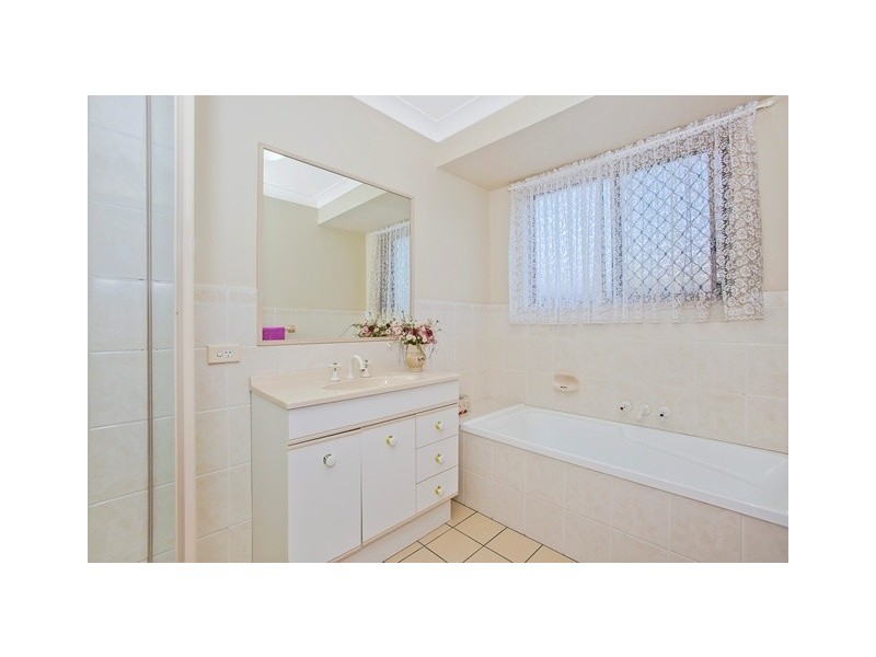 1 / 27 Birkdale Ct, Banora Point NSW 2486