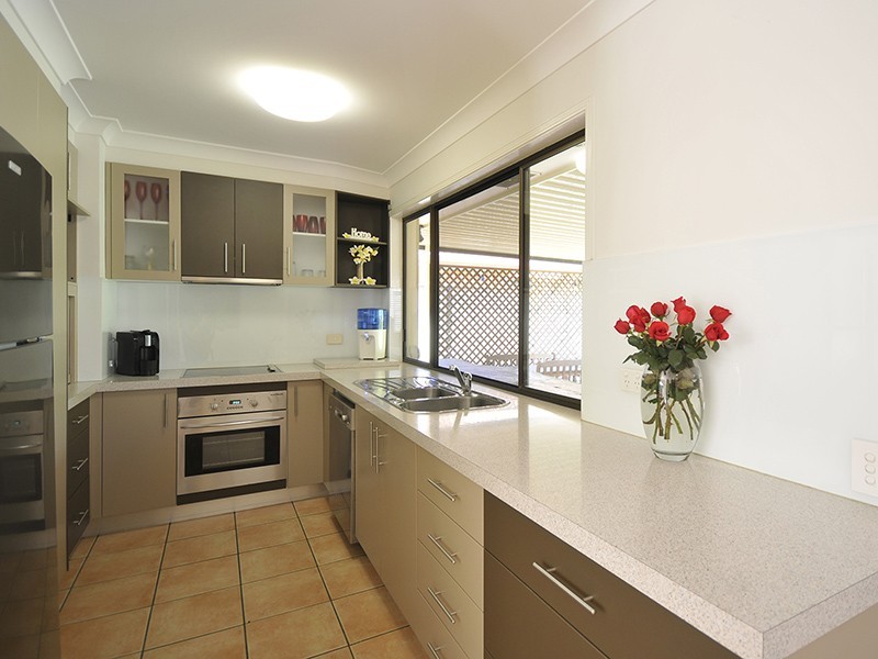 24 Mariners Crescent, Banora Point NSW 2486