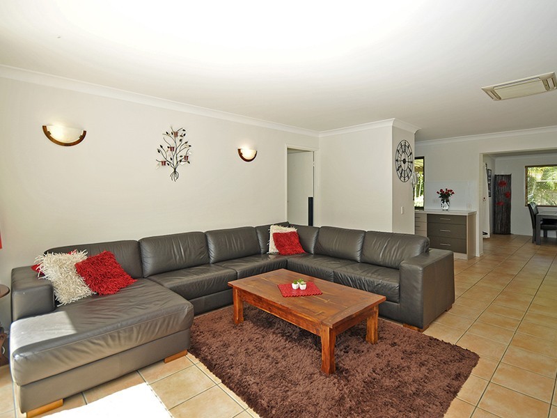 24 Mariners Crescent, Banora Point NSW 2486