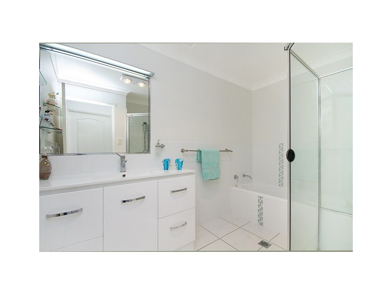 2 / 233 Darlington Drive, Banora Point NSW 2486