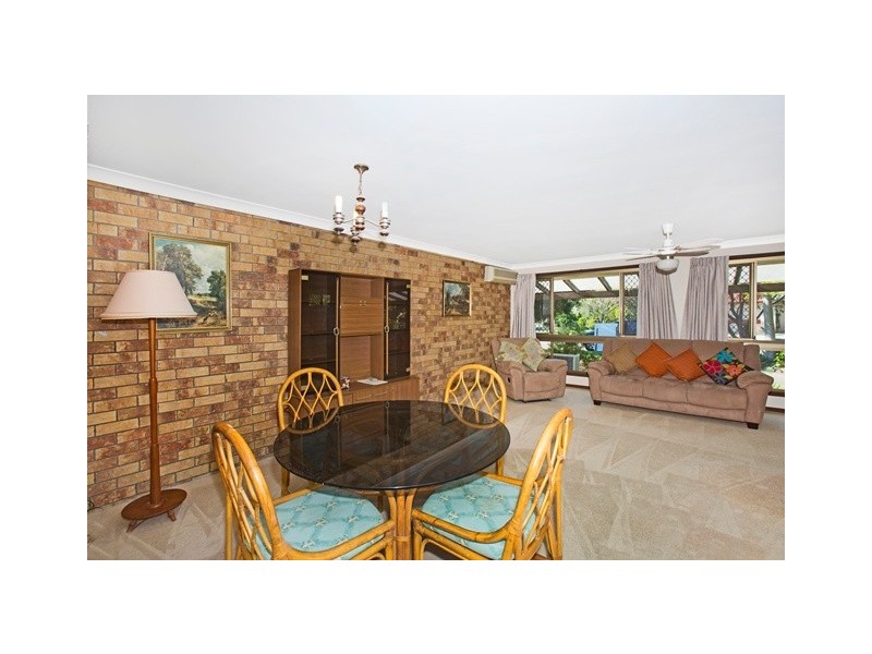 2/5 Crystal Waters DR, Tweed Heads NSW 2485