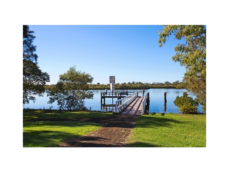 2/5 Crystal Waters DR, Tweed Heads NSW 2485