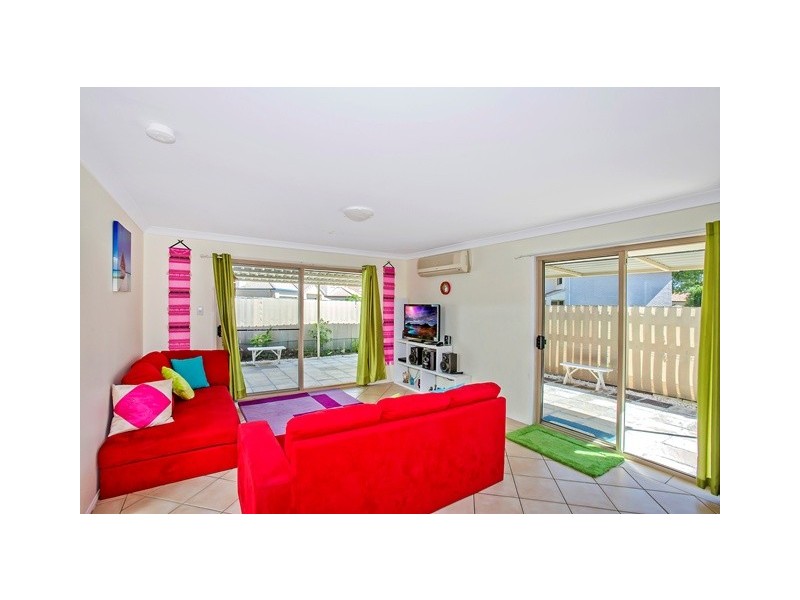 2 Falcon Way, Tweed Heads South NSW 2486