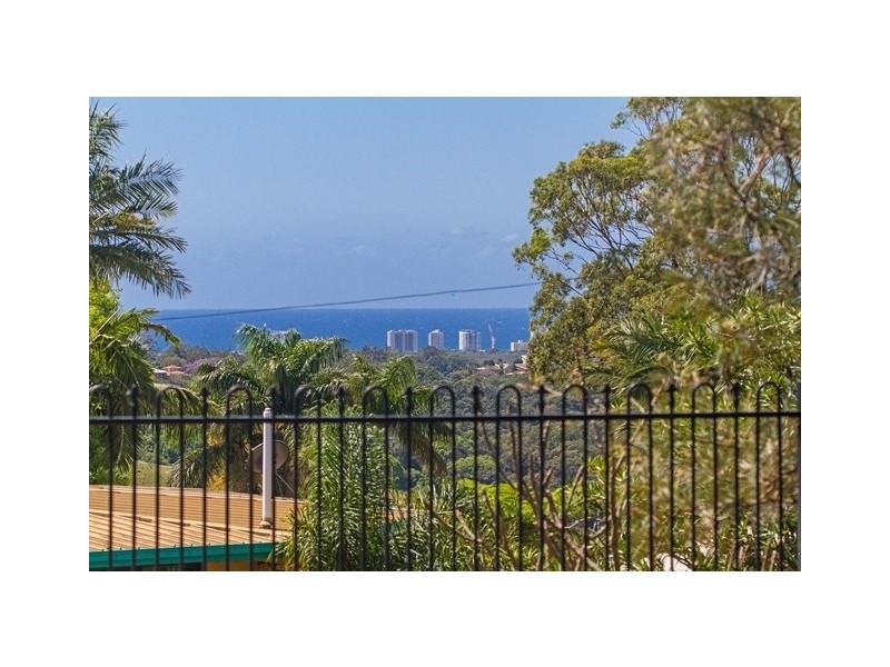 35 Simpson Dr, Bilambil Heights NSW 2486