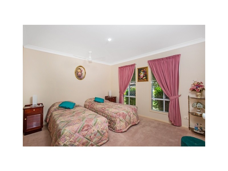 18 Foxhill Place, Banora Point NSW 2486