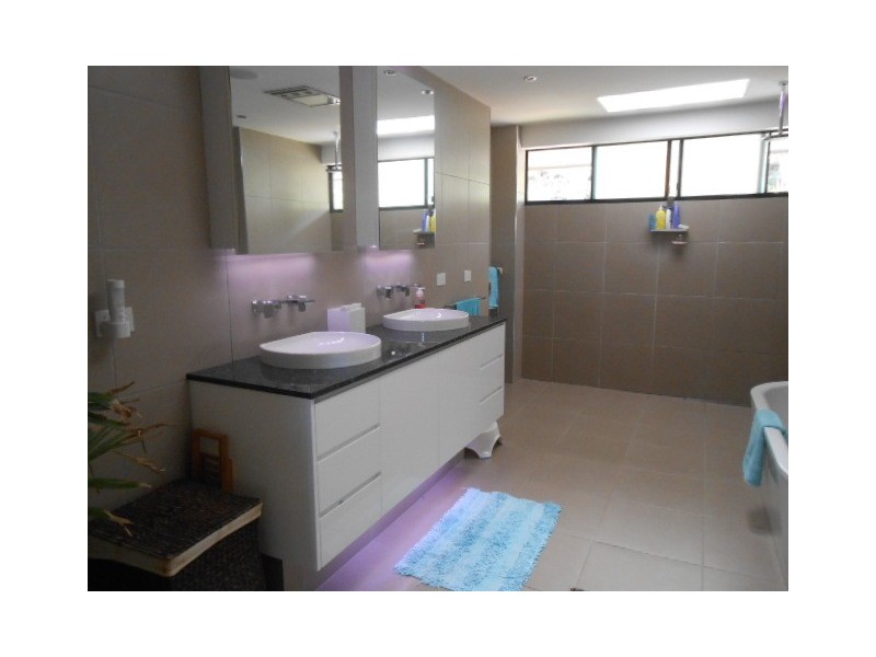 221 Beltana DR, Bilambil NSW 2486