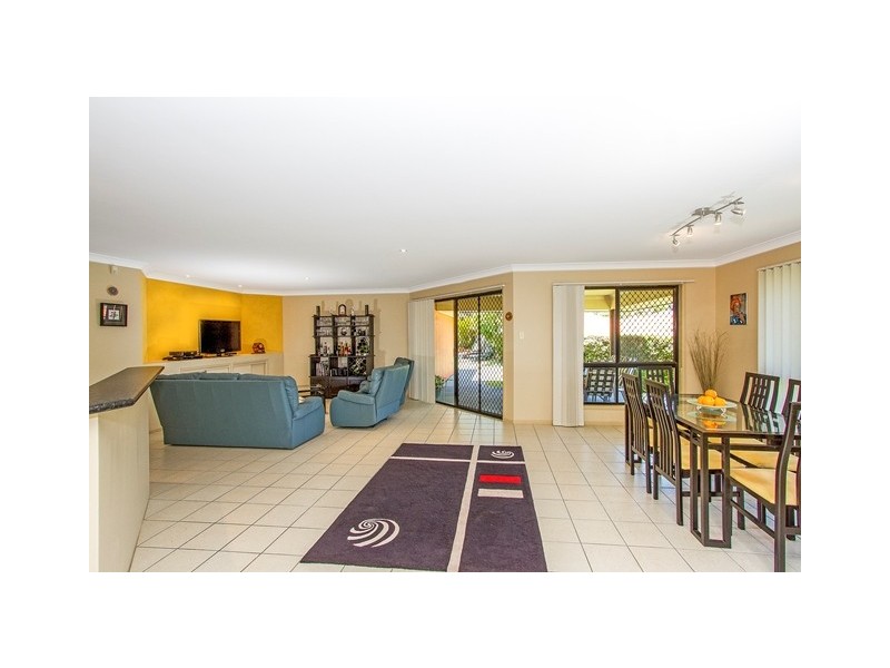 17 Grassmere Ct, Banora Point NSW 2486