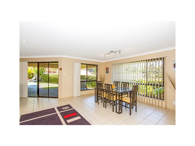 17 Grassmere Ct, Banora Point NSW 2486