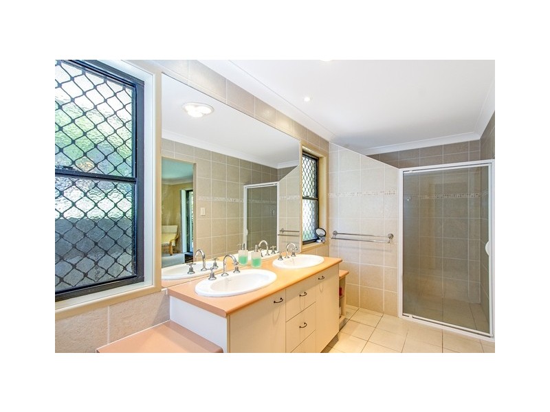 17 Grassmere Ct, Banora Point NSW 2486