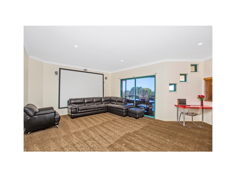 41 Lochlomond Dr, Banora Point NSW 2486