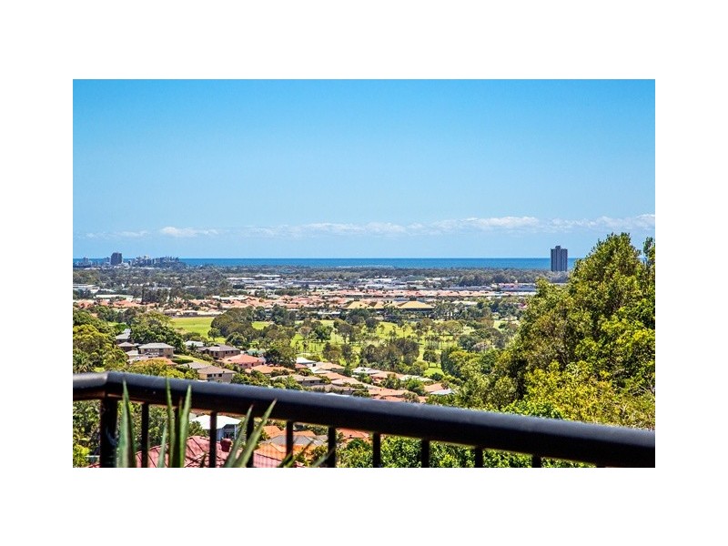 41 Lochlomond Dr, Banora Point NSW 2486