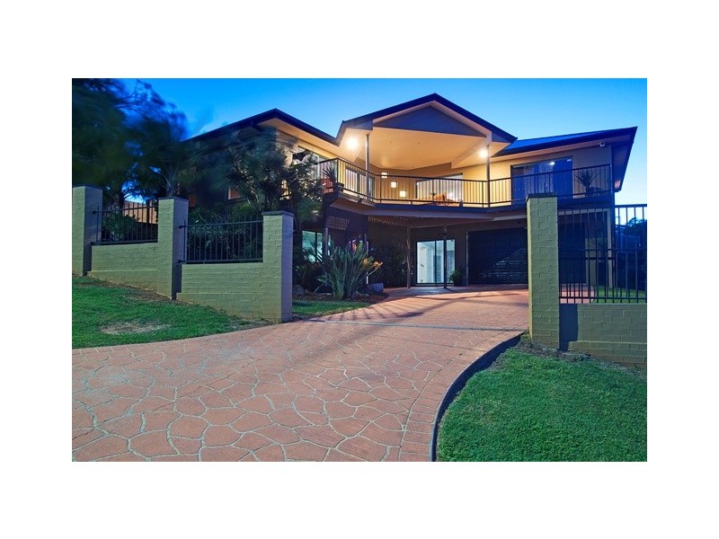 41 Lochlomond Dr, Banora Point NSW 2486