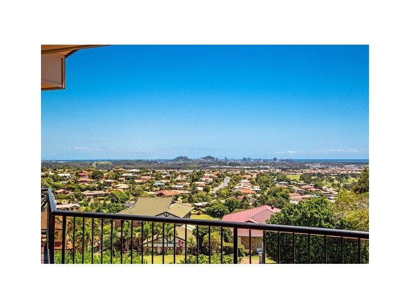 41 Lochlomond Dr, Banora Point NSW 2486