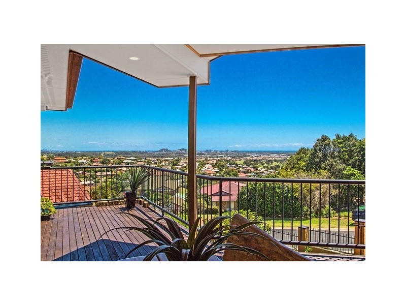 41 Lochlomond Dr, Banora Point NSW 2486