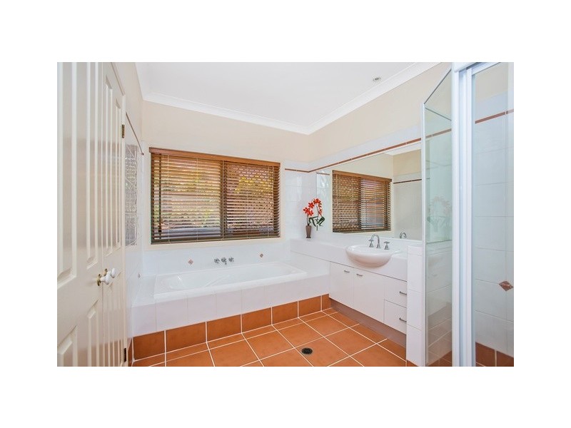 41 Lochlomond Dr, Banora Point NSW 2486