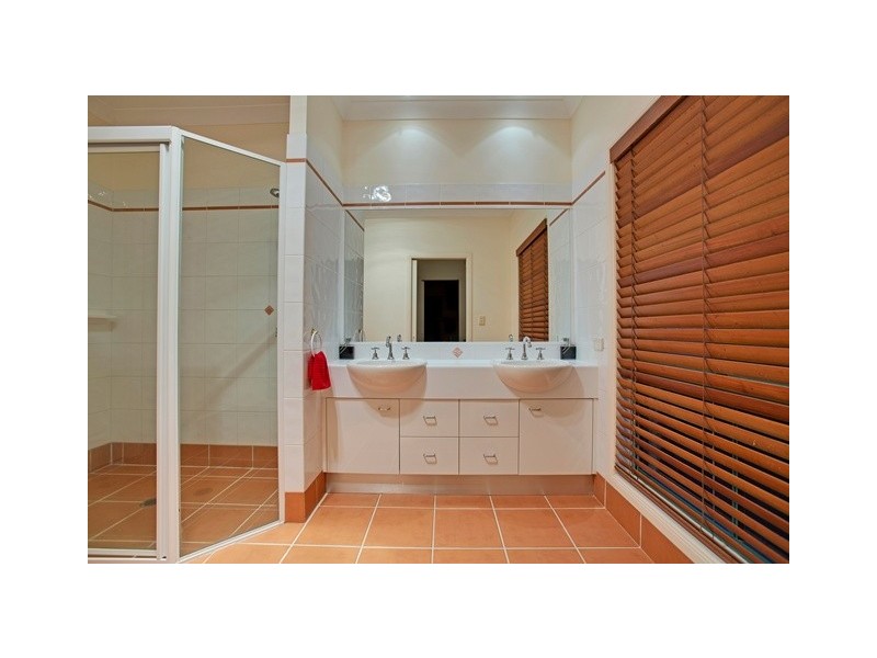 41 Lochlomond Dr, Banora Point NSW 2486