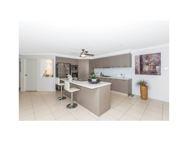 82 Botanical Cct, Banora Point NSW 2486