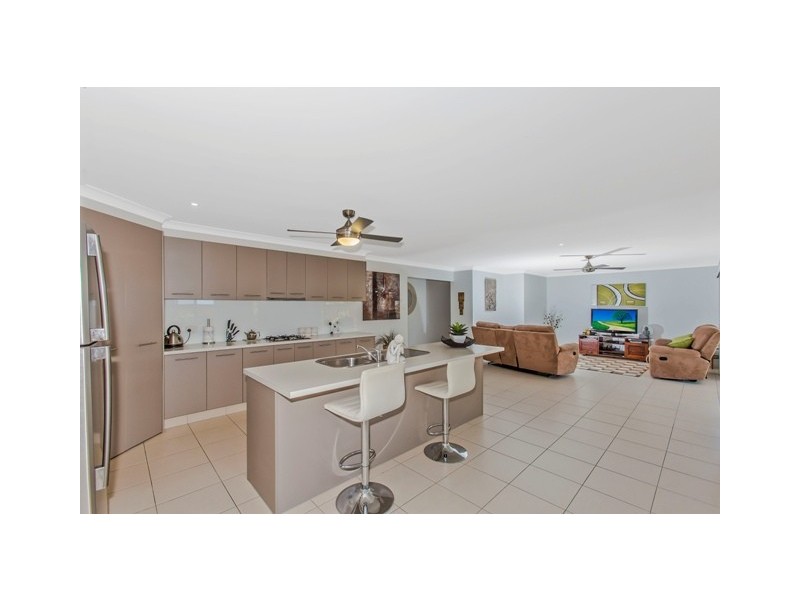 82 Botanical Cct, Banora Point NSW 2486