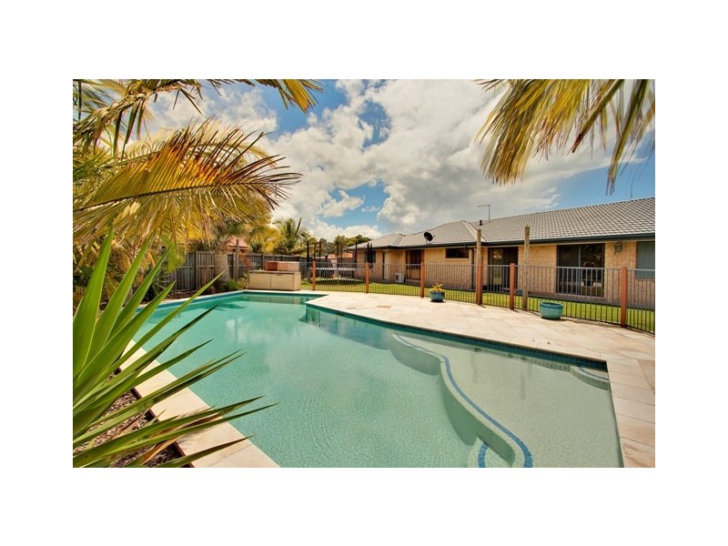 6 Jasmine Place, Banora Point NSW 2486