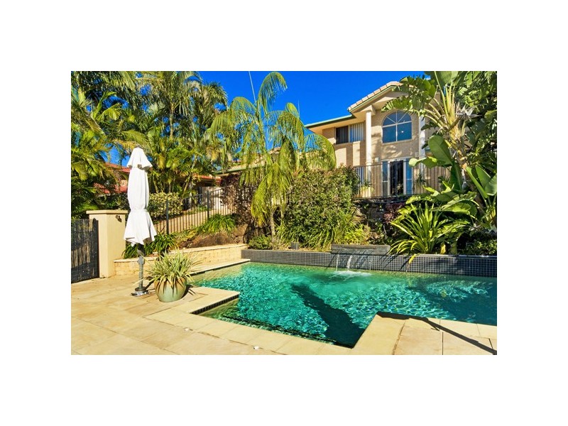 16 Lochlomond Dr, Banora Point NSW 2486