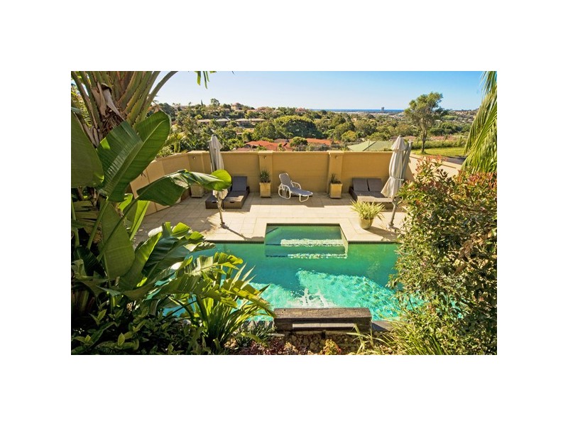 16 Lochlomond Dr, Banora Point NSW 2486