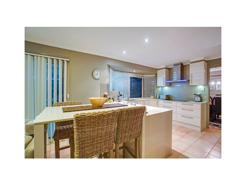 16 Lochlomond Dr, Banora Point NSW 2486