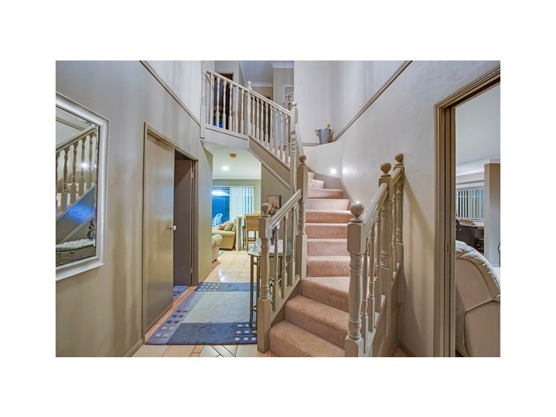 16 Lochlomond Dr, Banora Point NSW 2486