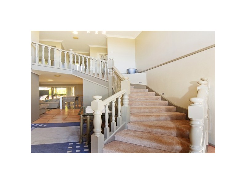 16 Lochlomond Dr, Banora Point NSW 2486