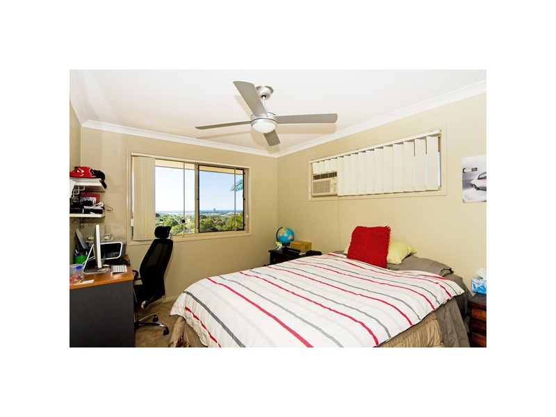 16 Lochlomond Dr, Banora Point NSW 2486