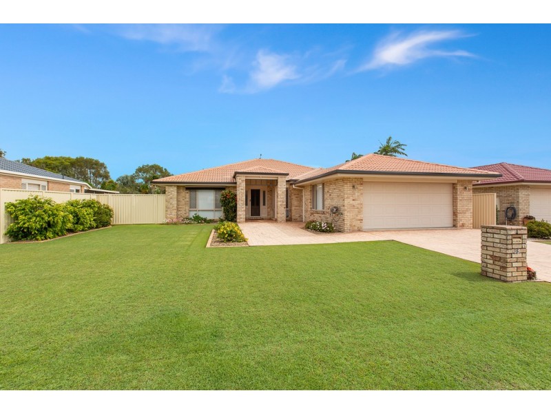 33 Avondale Drive, Banora Point NSW 2486