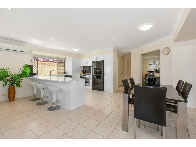 33 Avondale Drive, Banora Point NSW 2486