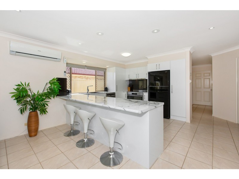 33 Avondale Drive, Banora Point NSW 2486