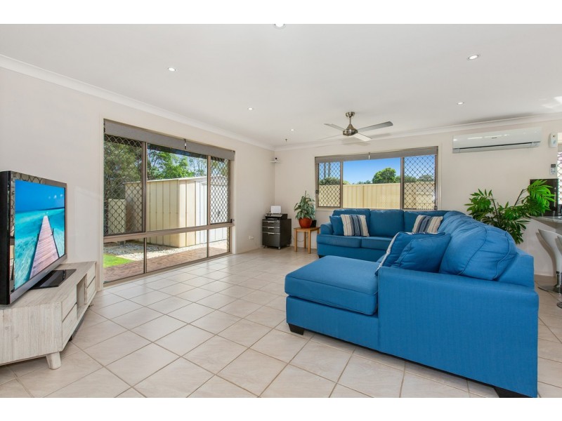 33 Avondale Drive, Banora Point NSW 2486