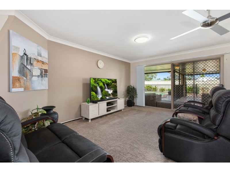 33 Avondale Drive, Banora Point NSW 2486