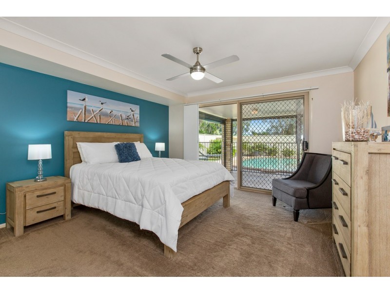 33 Avondale Drive, Banora Point NSW 2486