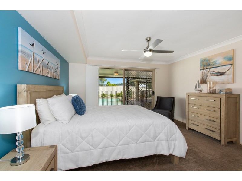 33 Avondale Drive, Banora Point NSW 2486