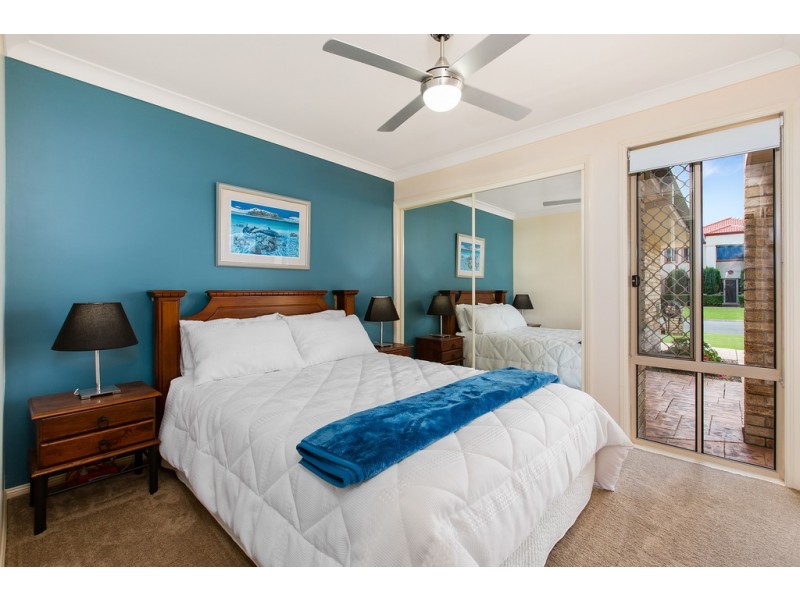 33 Avondale Drive, Banora Point NSW 2486