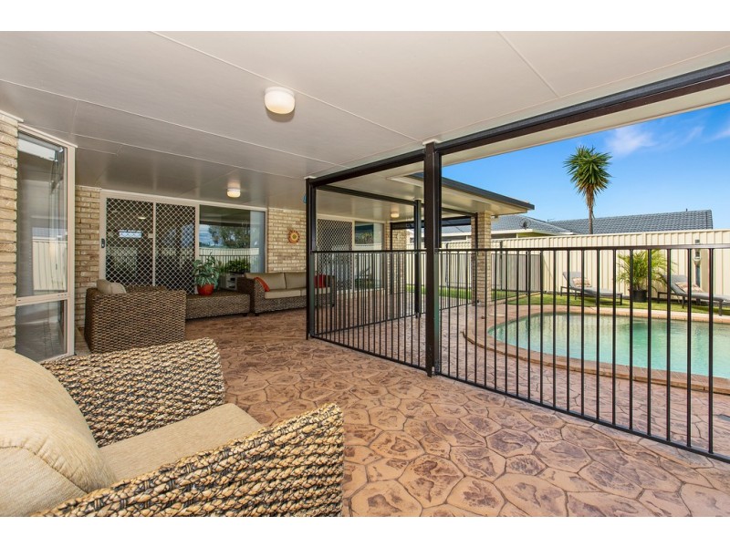 33 Avondale Drive, Banora Point NSW 2486