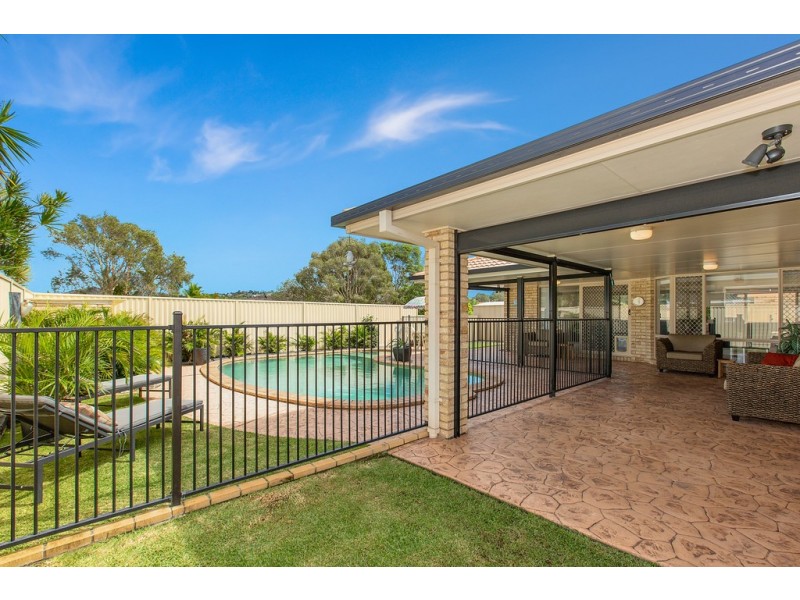 33 Avondale Drive, Banora Point NSW 2486