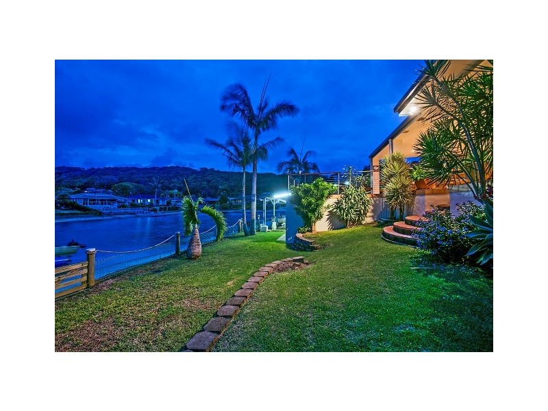 10 Bosun Boulevard, Banora Point NSW 2486