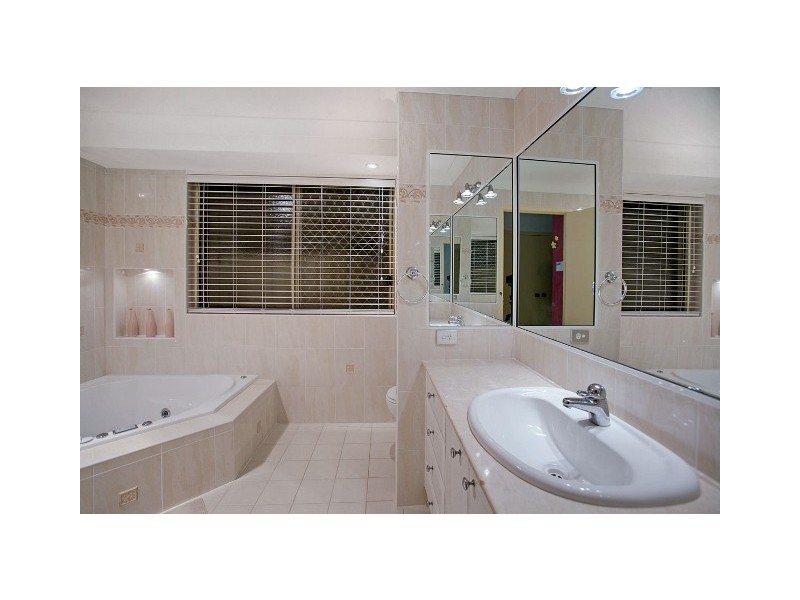 10 Bosun Boulevard, Banora Point NSW 2486