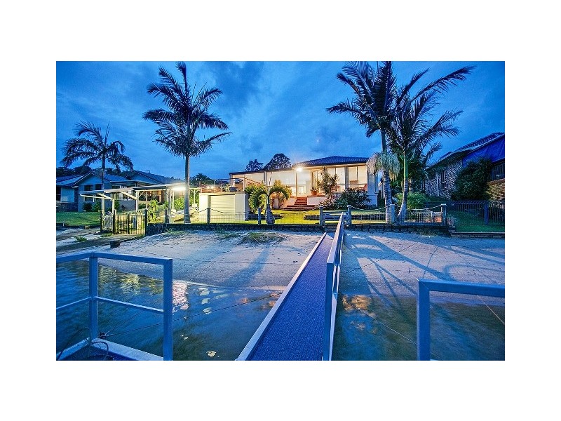 10 Bosun Boulevard, Banora Point NSW 2486