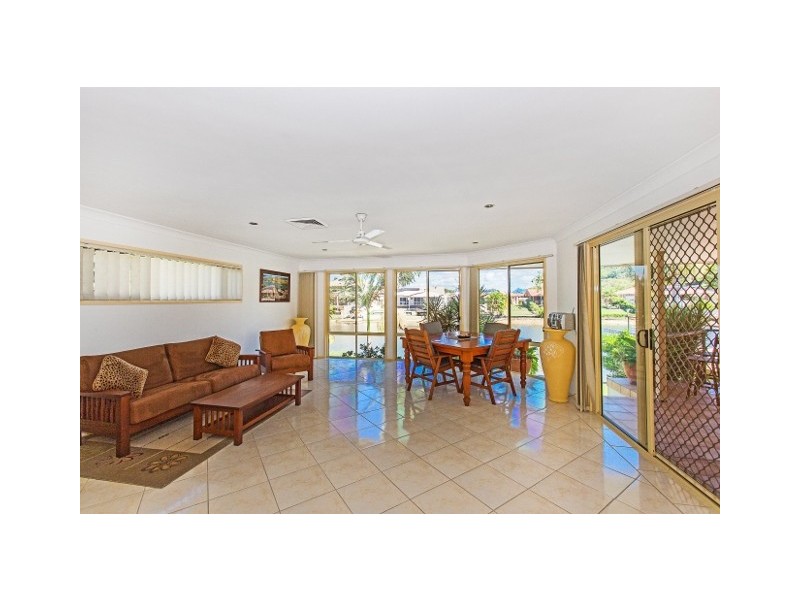 10 Bosun Boulevard, Banora Point NSW 2486