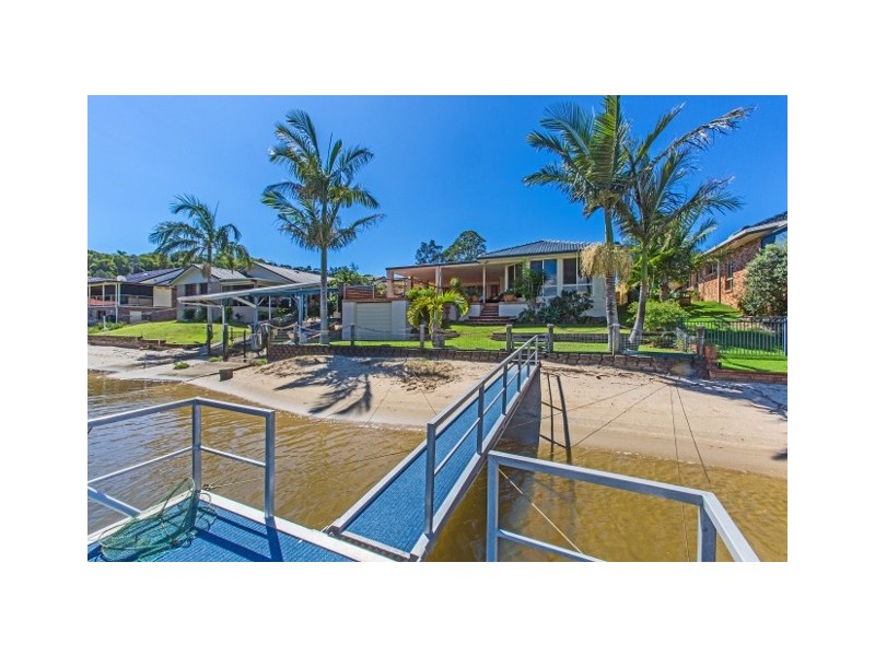 10 Bosun Boulevard, Banora Point NSW 2486