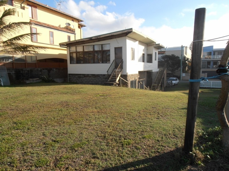 103 Jefferson Lane, Palm Beach QLD 4221