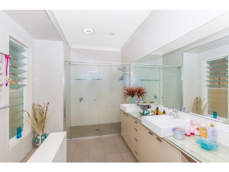 2 Fairmont Court, Banora Point NSW 2486
