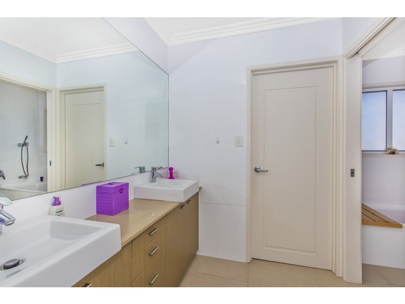 2 Fairmont Court, Banora Point NSW 2486