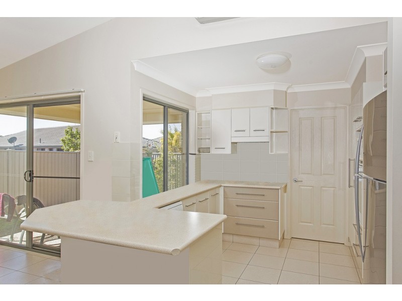 2 / 4 Nambucca Drive, Pottsville NSW 2489