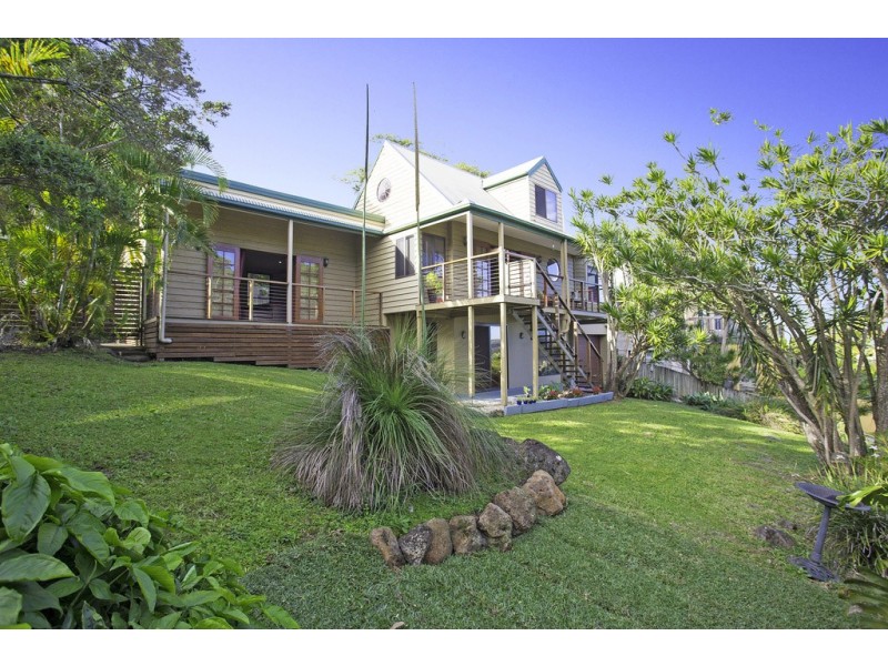 42 Broadwater Esplanade, Bilambil Heights NSW 2486