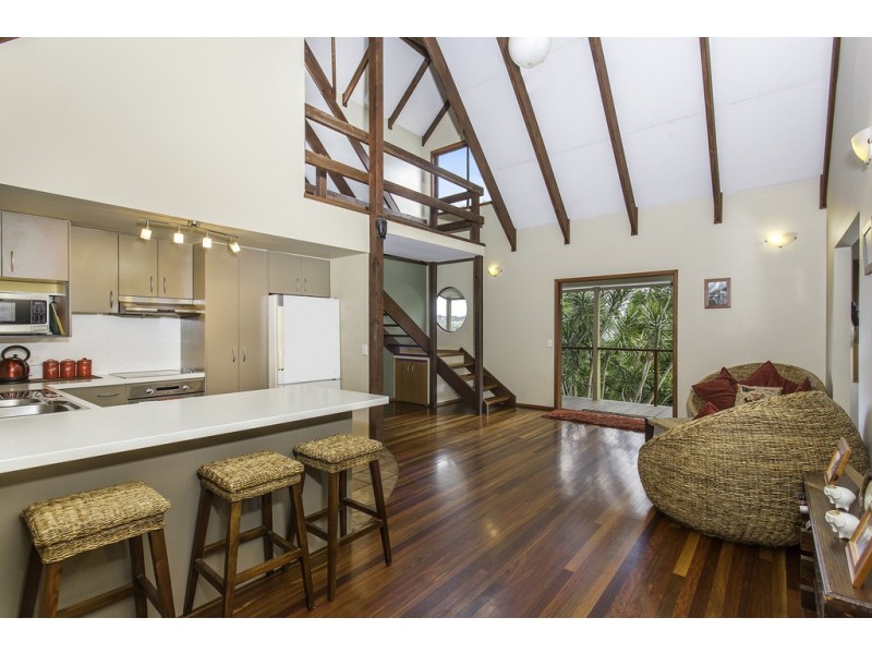 42 Broadwater Esplanade, Bilambil Heights NSW 2486